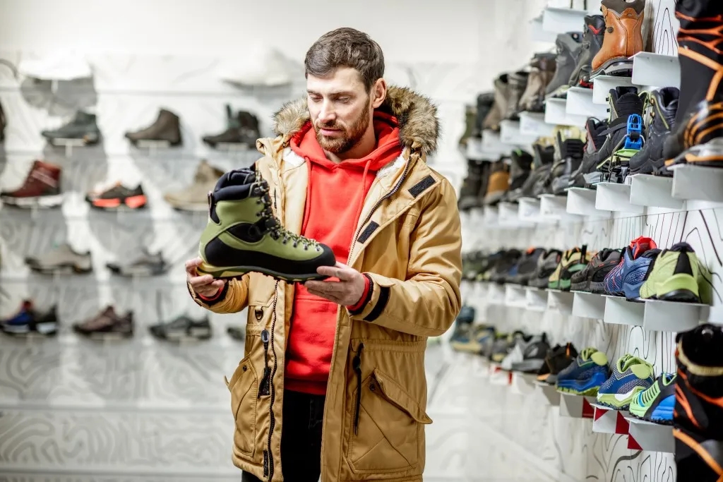 Jakie buty w góry jesienią: uniknij błędów przy wyborze obuwia