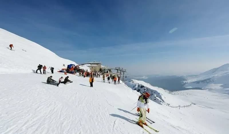 Białka czy Bukowina na narty – który ośrodek jest lepszy dla Ciebie?