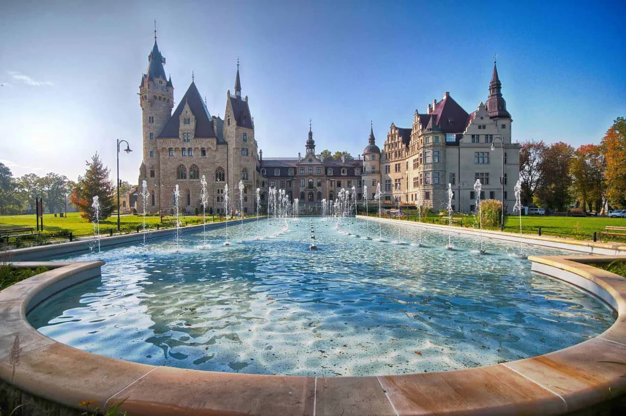 Zamek Moszna atrakcje: Odkryj magiczne miejsca i niezapomniane wydarzenia